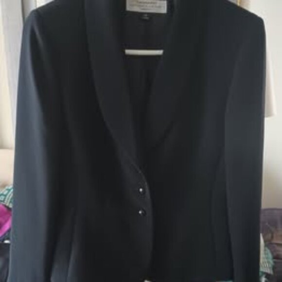 Women's 2-Piece Black Tahari Suit - Picture 1 of 11